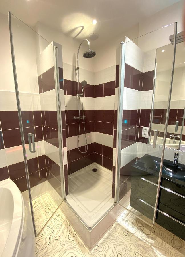 Floydroom'S Pau Chambre Hotes Dans Appartement Partage Proche Chateau Екстер'єр фото