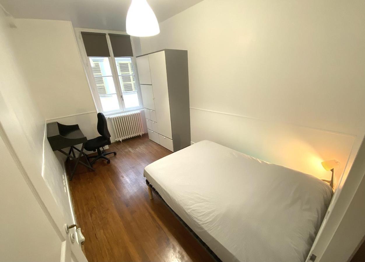 Floydroom'S Pau Chambre Hotes Dans Appartement Partage Proche Chateau Екстер'єр фото