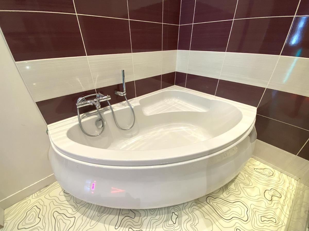 Floydroom'S Pau Chambre Hotes Dans Appartement Partage Proche Chateau Екстер'єр фото